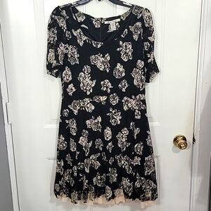 Classic Floral Lace Dress - XL